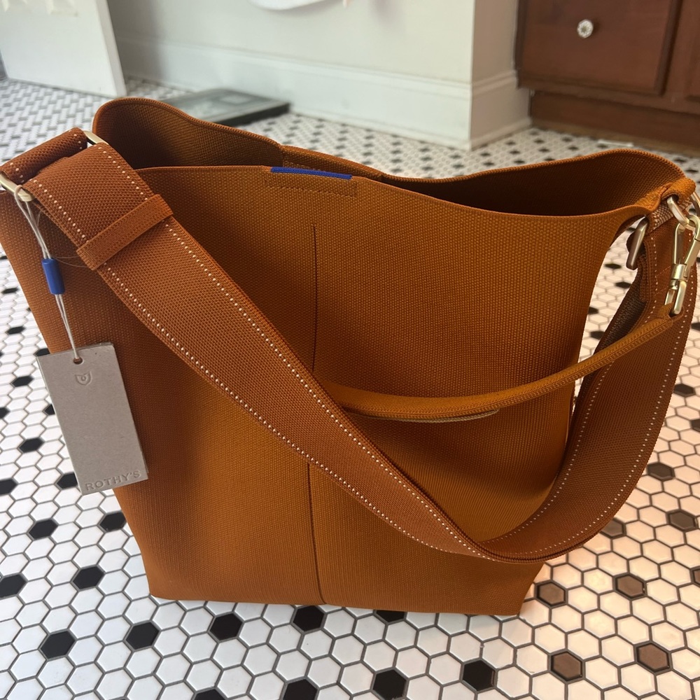 NWT Rothy’s Bucket Bag in Amber